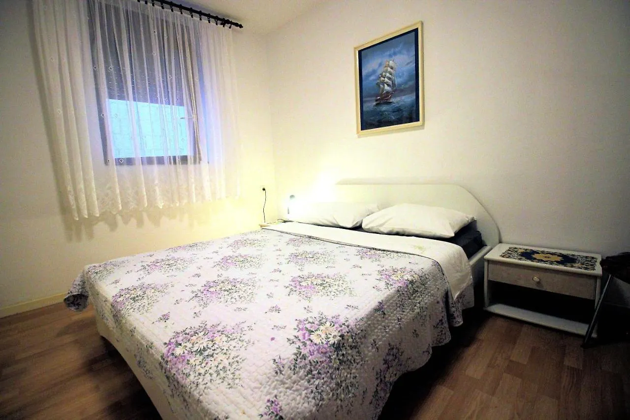 Apartment Leana Selce Croatia