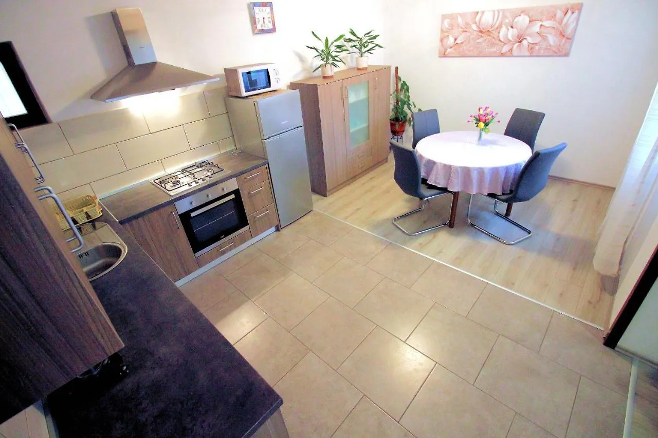 Apartment Leana Selce