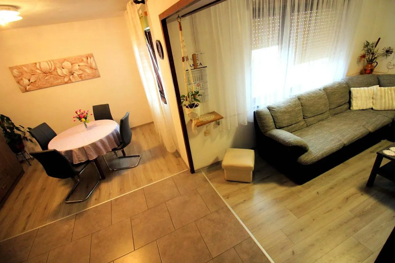 Apartment Leana Selce