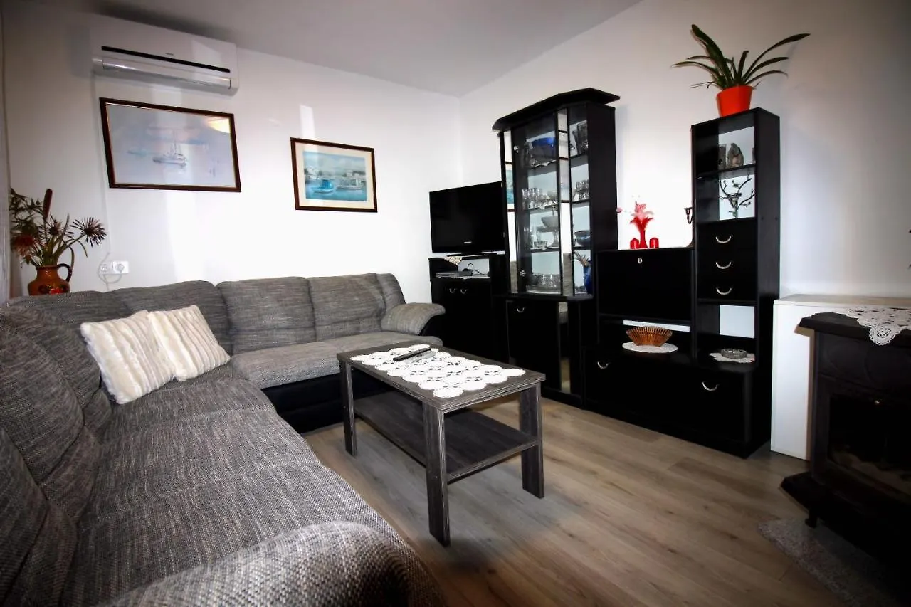 Apartment Leana Selce Croatia