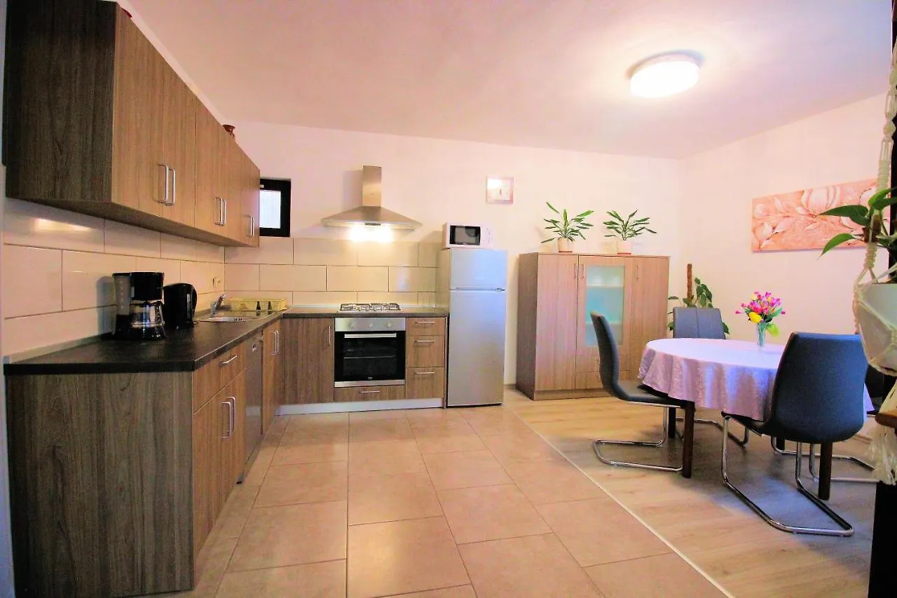 Apartment Leana Selce