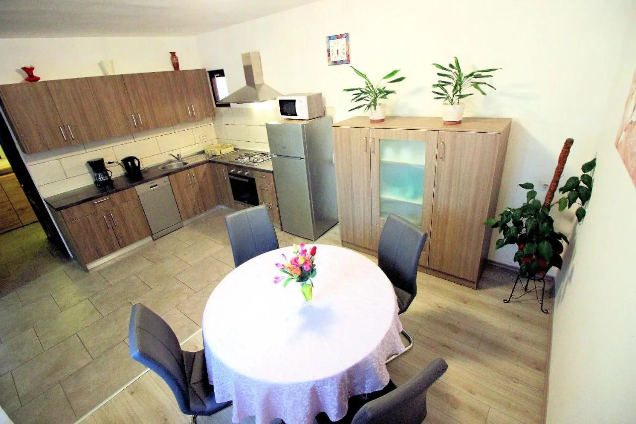 Apartment Leana Selce