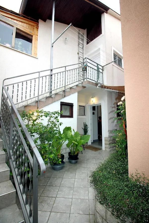 Apartment Leana Selce