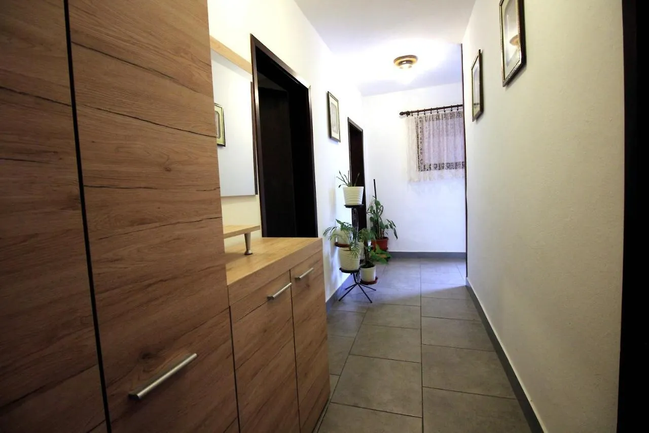 Apartment Leana Selce